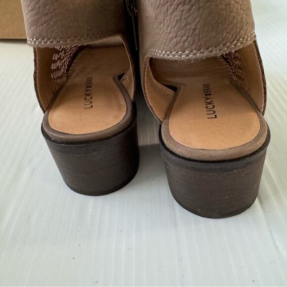 🆕 Lucky Brand Nelwyna brown peep toe perforated design booties size 6 - Picture 10 of 14